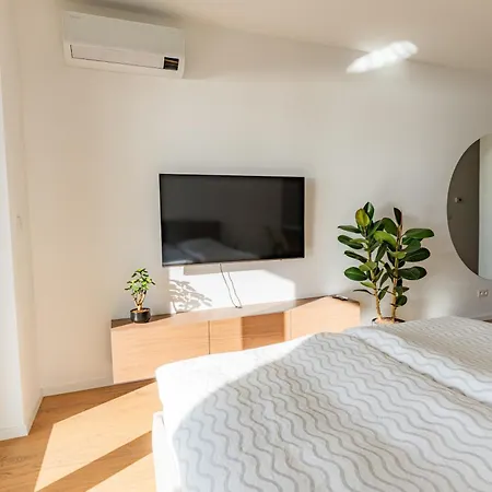 Blue Wave Apartment *